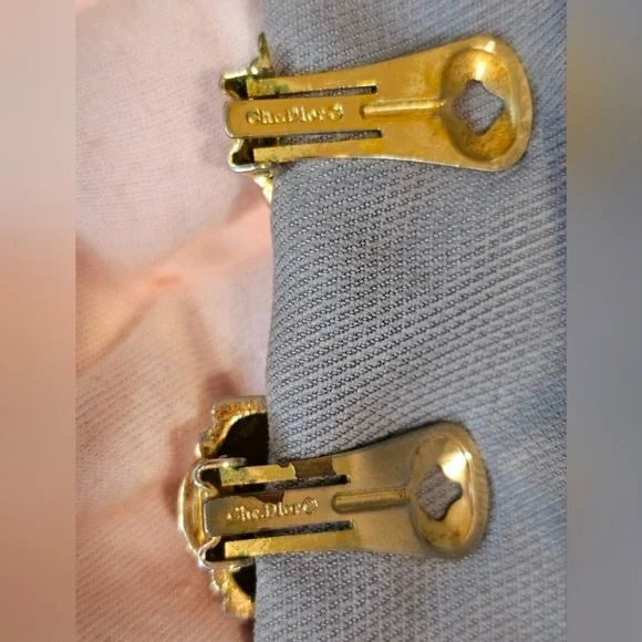 Christian Dior Vintage 1980’s Gold-Tone Clip-On Earrings with Dust Bag - Picture 3 of 13